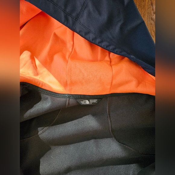 Men's North Face hoodie size large - Picture 3 of 3